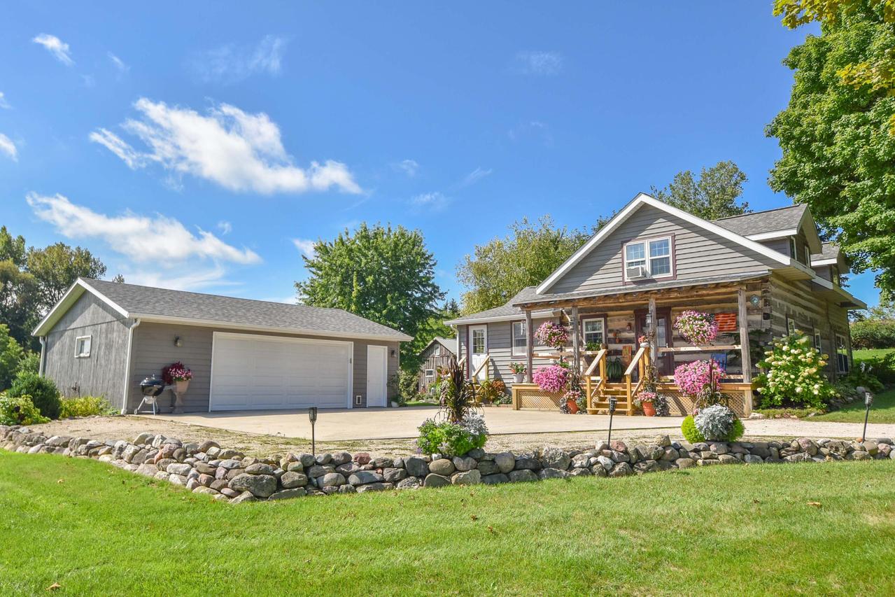 W3744 Midland Dr, Ashford, WI 53010