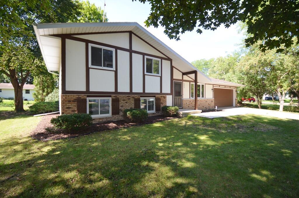 442 S Buckingham Blvd, Whitewater, WI 53190