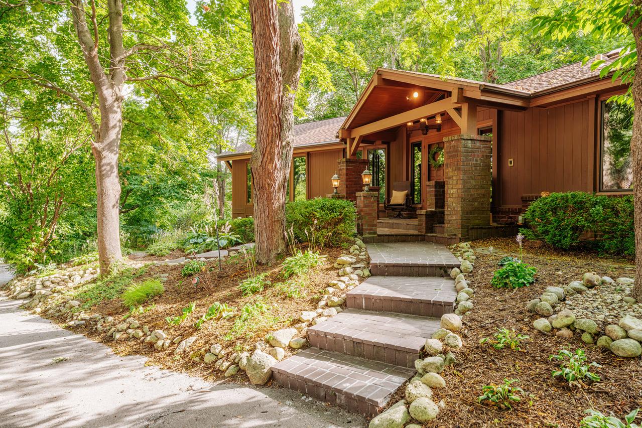 W208S6977 High Bluff, Muskego, WI 53150