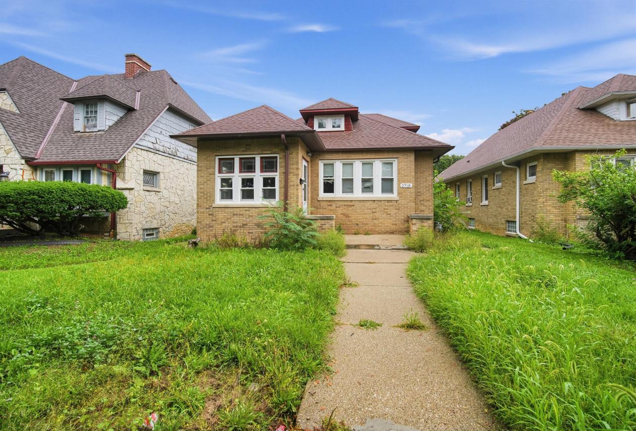 2718 N 46th St., Milwaukee, WI 53210