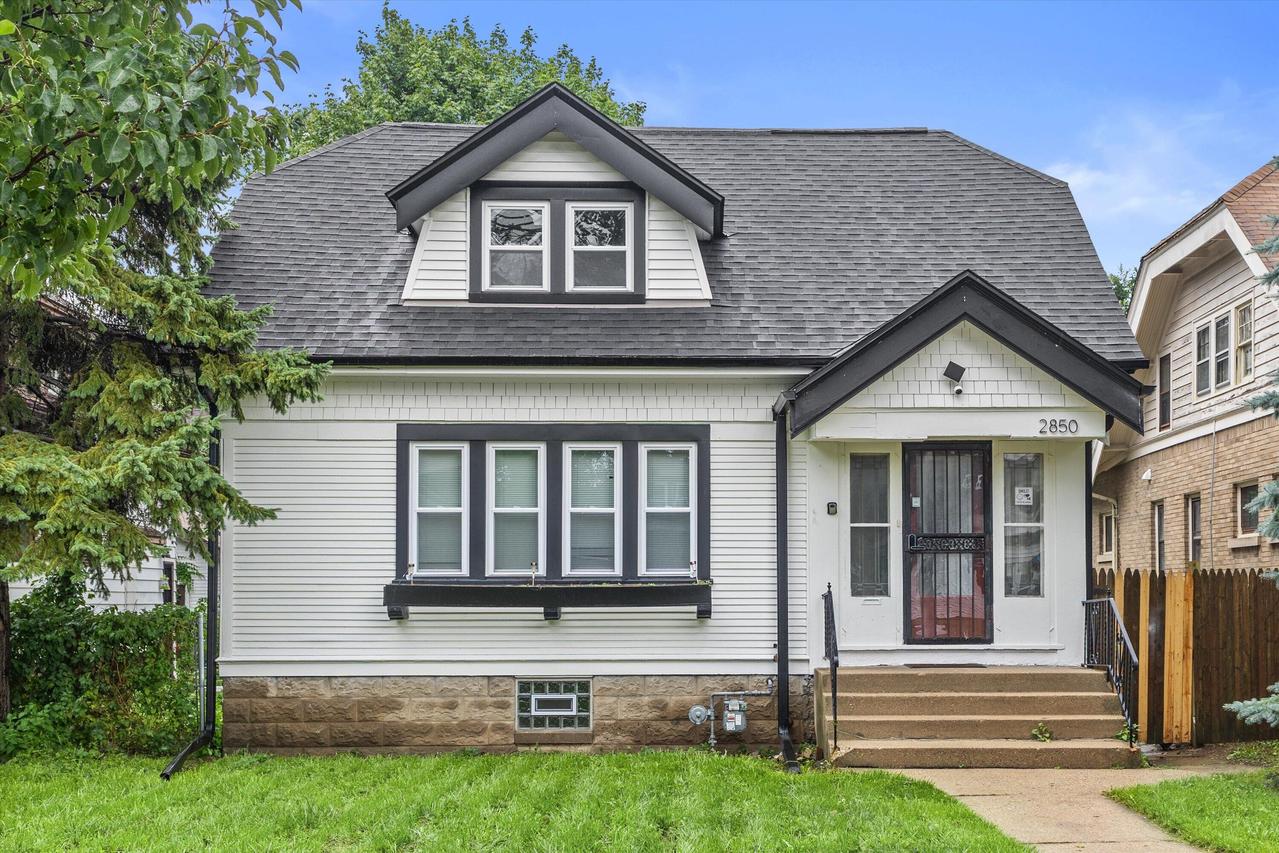 2850 N 46th St, Milwaukee, WI 53210