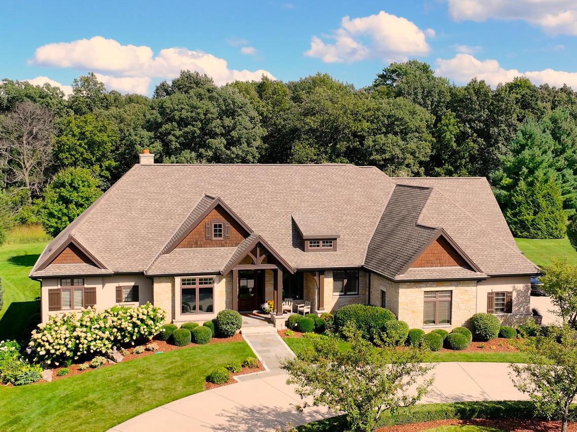 3800 Red Chapel Ct, Delafield, WI 53058