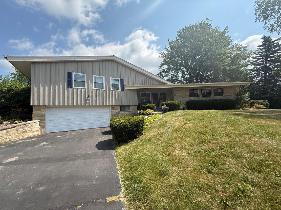 357 Spring Ln, Delavan, WI 53115