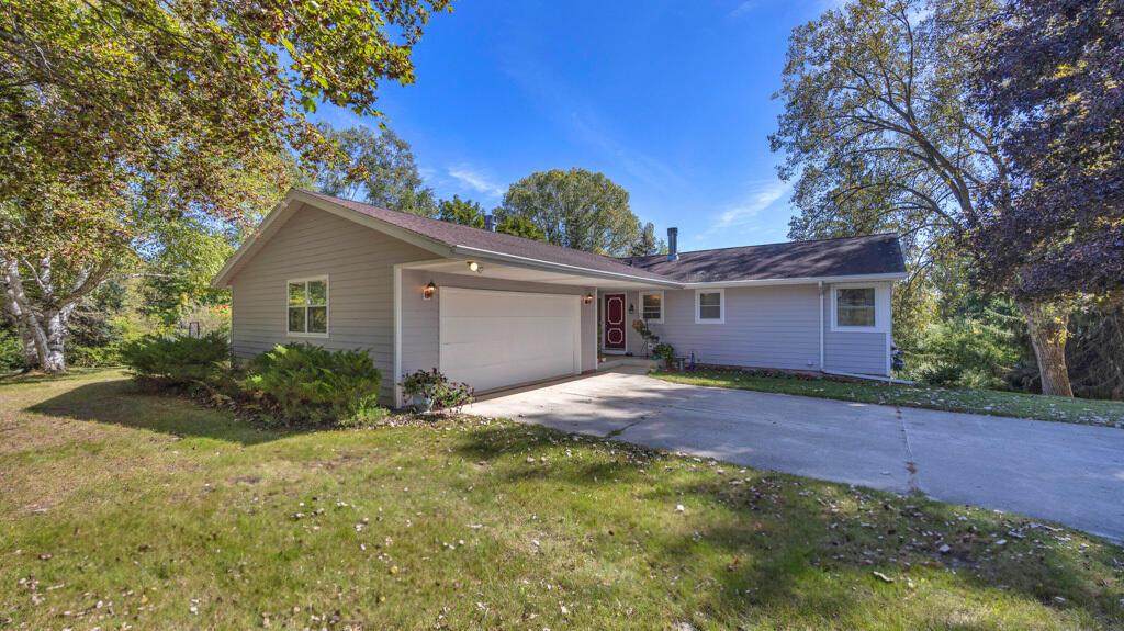 W6313 Burkshire Ln, Plymouth, WI 53073