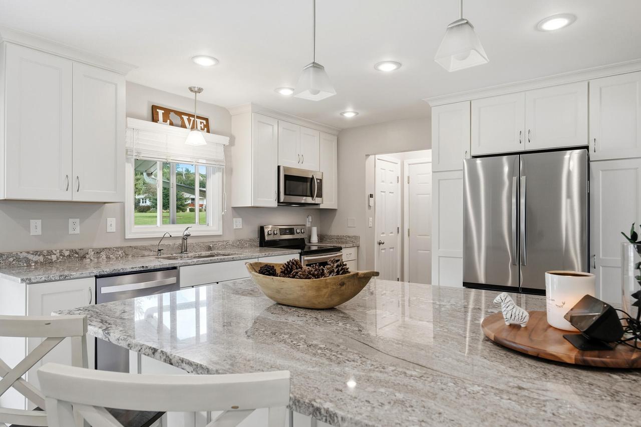 14465 Lindsay Dr, Brookfield, WI 53005