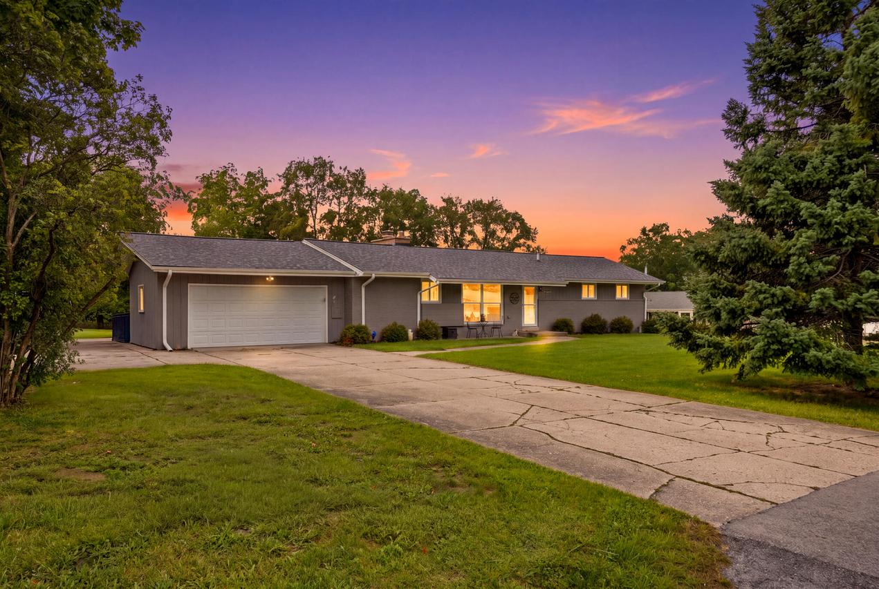 14465 Lindsay Dr, Brookfield, WI 53005