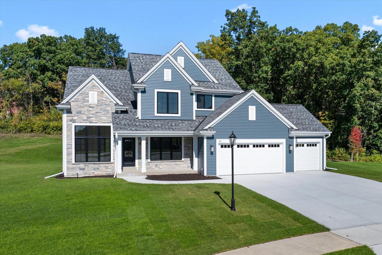 114 Retzer View, Waukesha, WI 53188