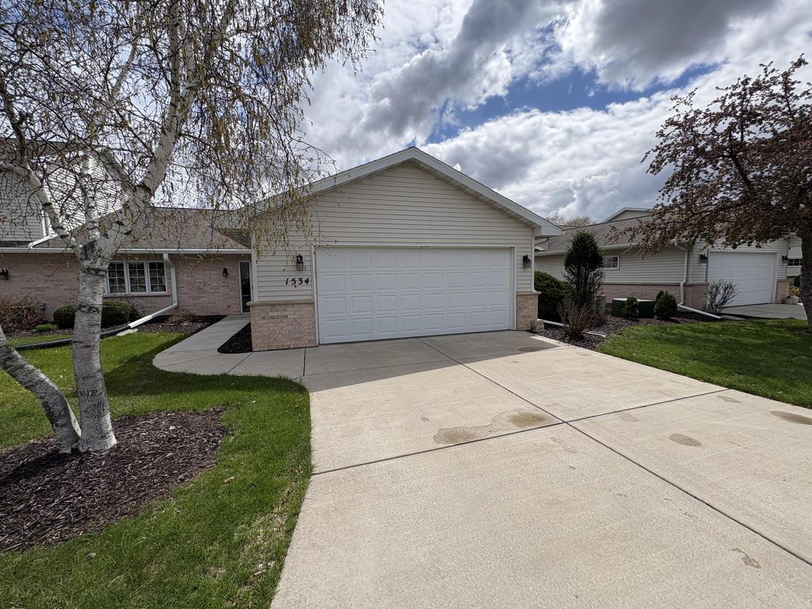 1534 River Pines, Bellevue, WI 54311