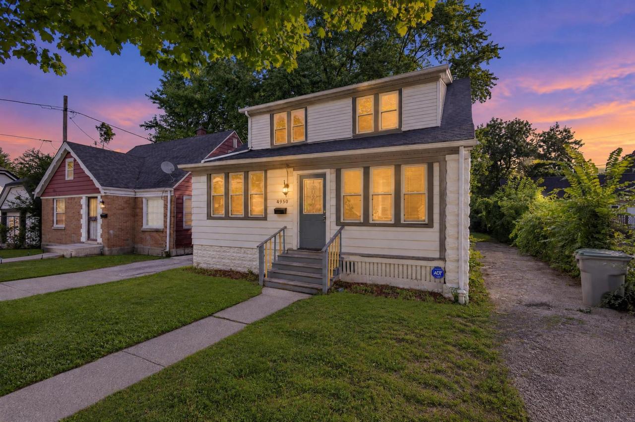 4950 N 19th Pl, Milwaukee, WI 53209