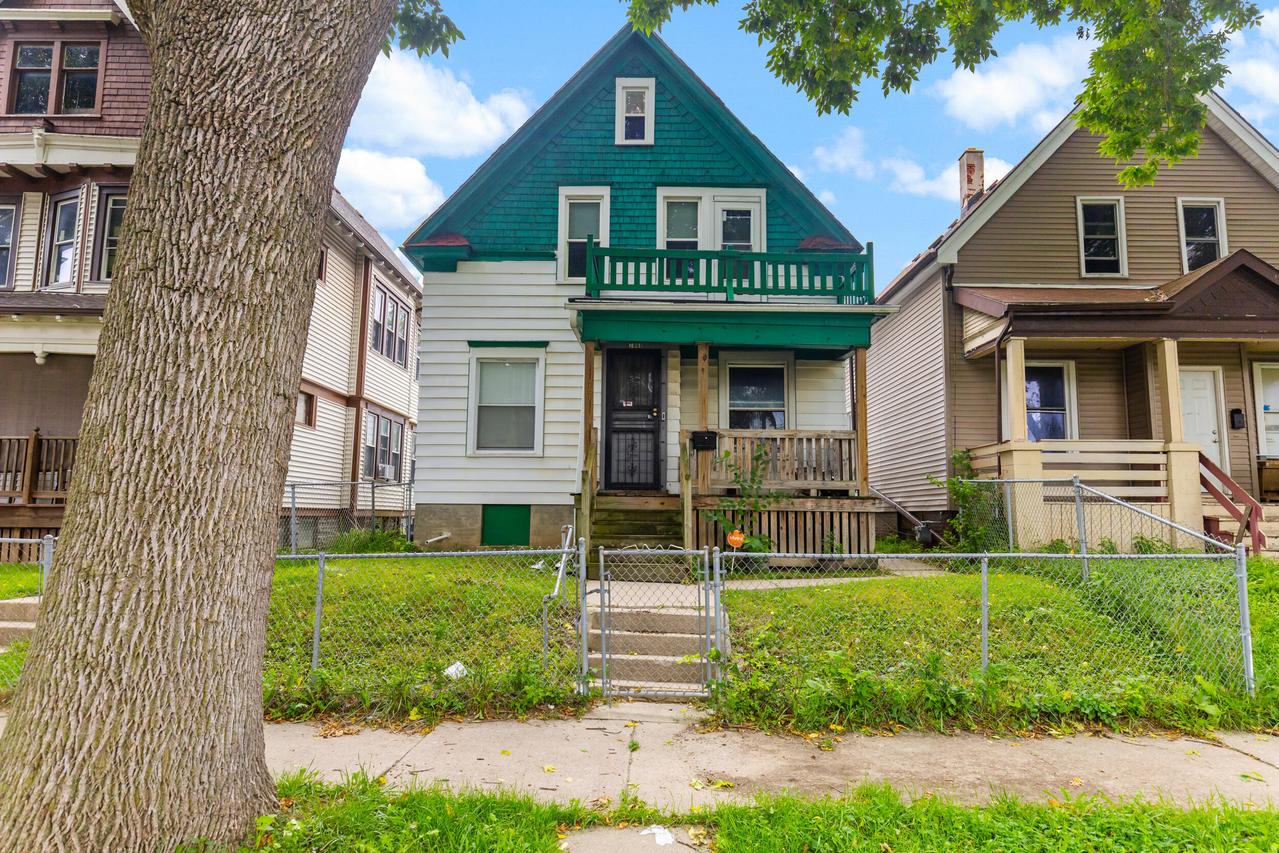 2868 N 26th St, Milwaukee, WI 53206