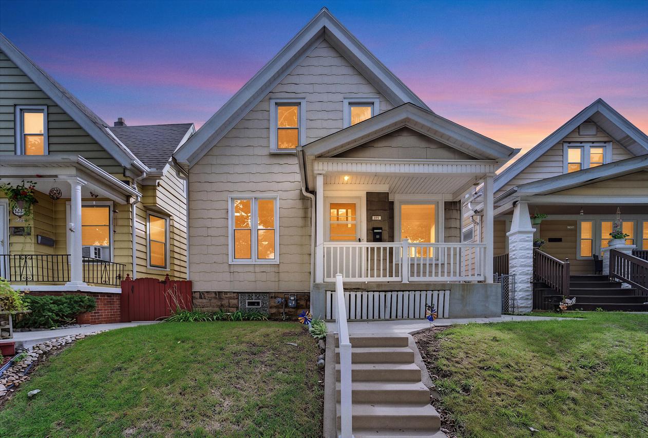 2444 S 34th St, Milwaukee, WI 53215