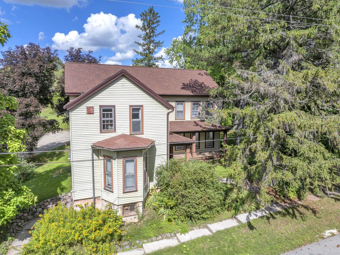 N8120 N Franklin Rd #1, Herman, WI 53073