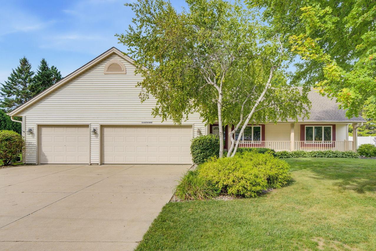 W152S7689 Mystic Dr, Muskego, WI 53150