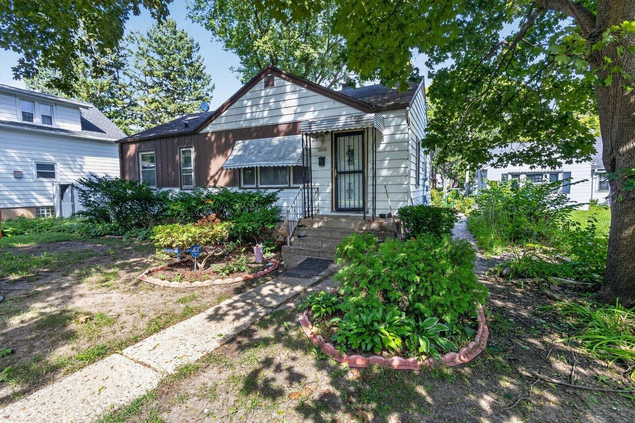5026 N 27th St, Milwaukee, WI 53209