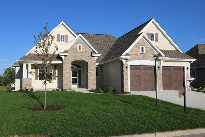 W214N4946 Casey Ct, Menomonee Falls, WI 53051