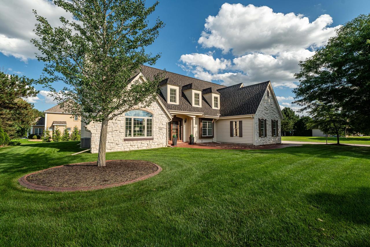 13620 W Eagle Trce, New Berlin, WI 53151