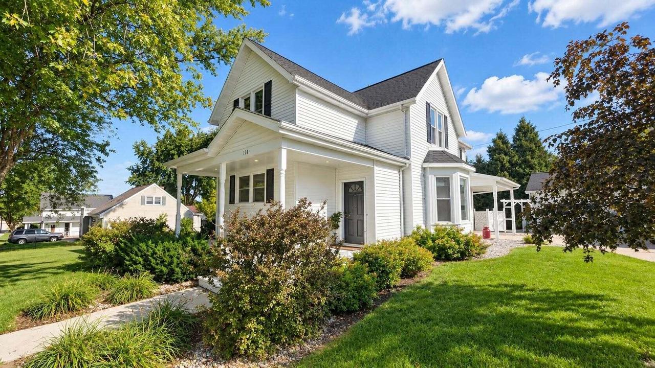 124 S Columbia St, Chilton, WI 53014