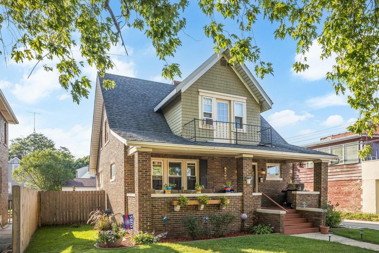 6016 33rd Ave, Kenosha, WI 53142