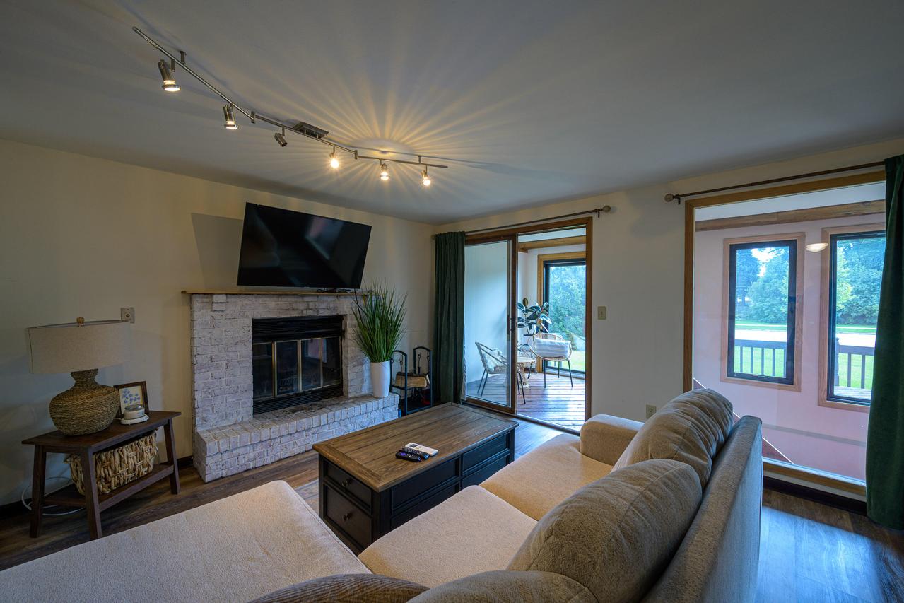 230 E Drexel Ave, Oak Creek, WI 53154