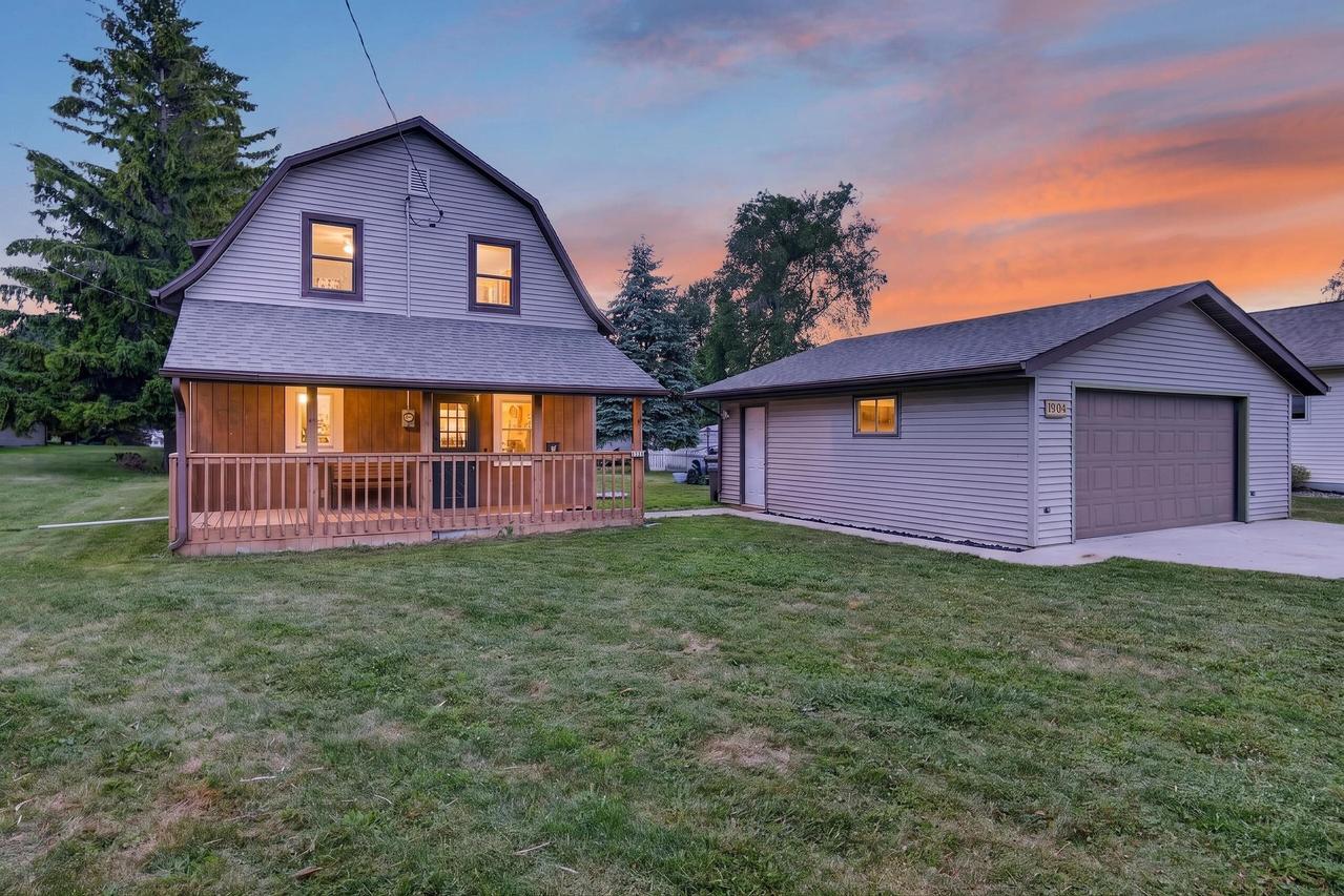 1904 N 28th St, Sheboygan, WI 53081