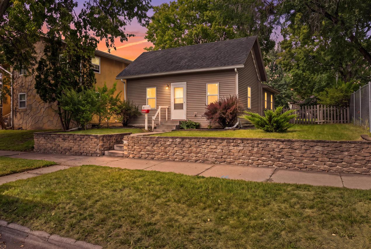 421 Caledonia St, La Crosse, WI 54603