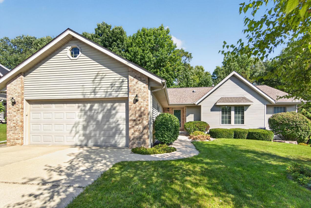 808 Schloemer Dr, West Bend, WI 53095
