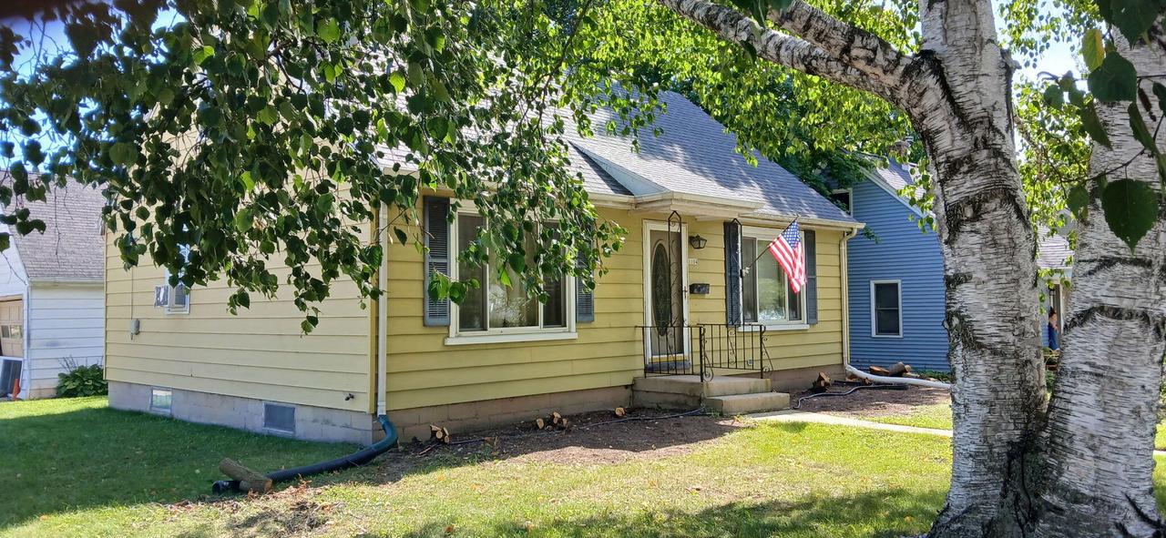 1104 6th Ave, Grafton, WI 53024