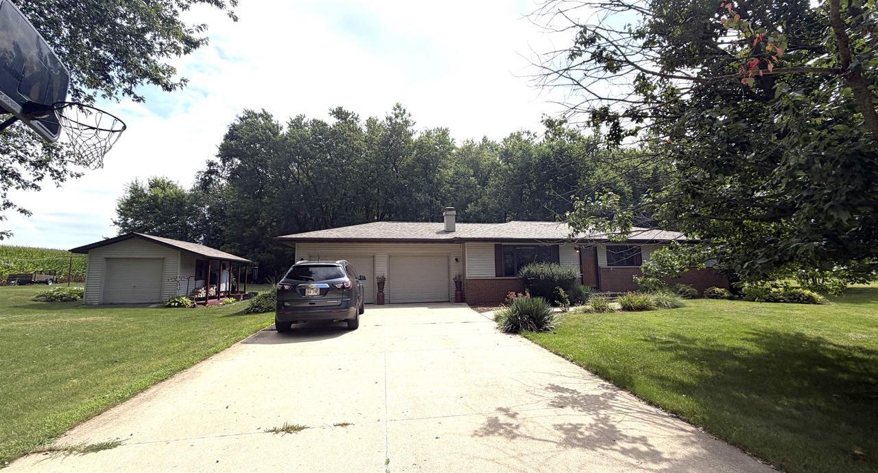 2451 S Country Ln, Beloit, WI 53511