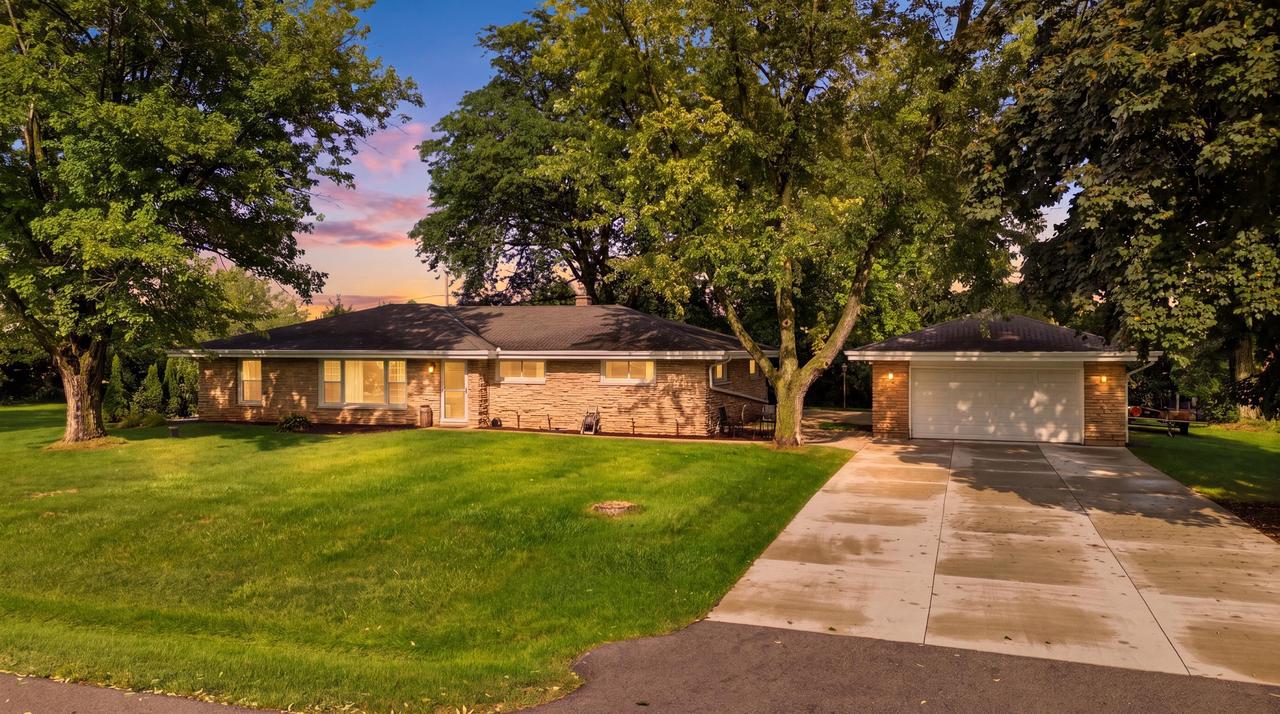 W154N8216 Valley View, Menomonee Falls, WI 53051