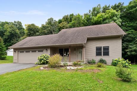 W5661 Summit Woods Ln, Plymouth, WI 53073