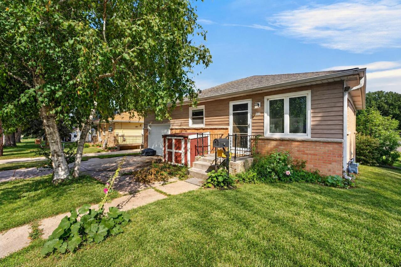 422 Cedar St., Hartford, WI 53027