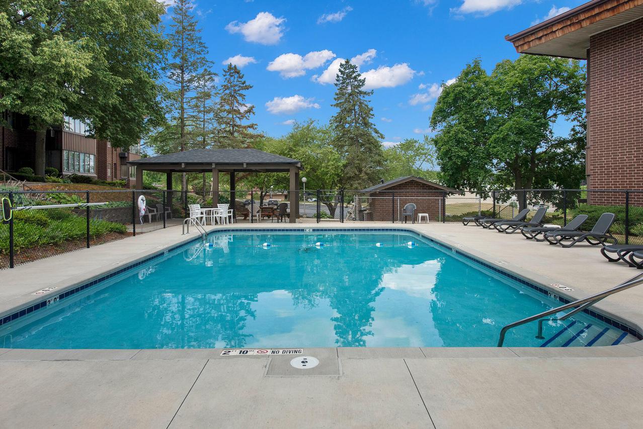 N85W15700 Ridge Rd #304, Menomonee Falls, WI 53051