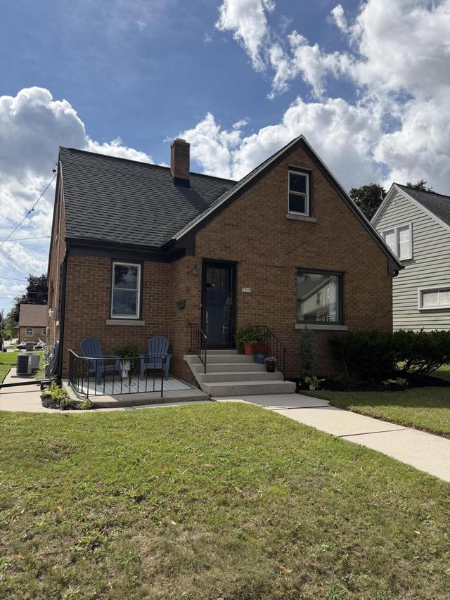 1715 Marvin Ct, Sheboygan, WI 53081