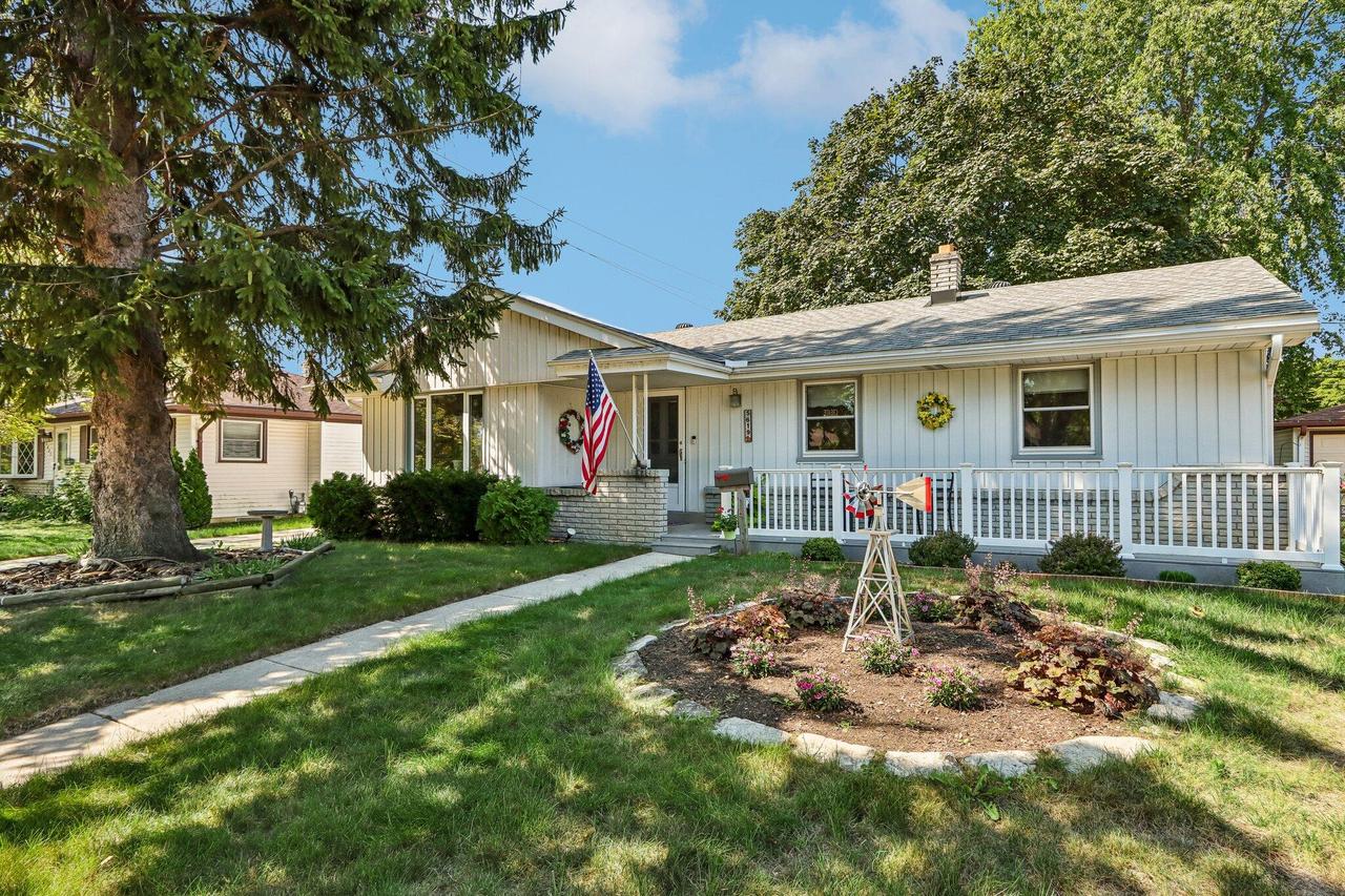 5619 S Illinois Ave, Cudahy, WI 53110