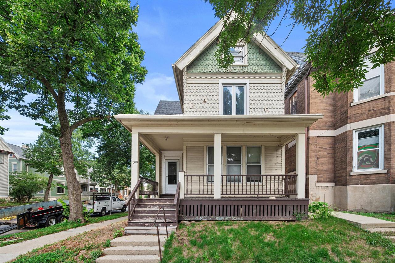1600 E Kane Pl #1602, Milwaukee, WI 53202