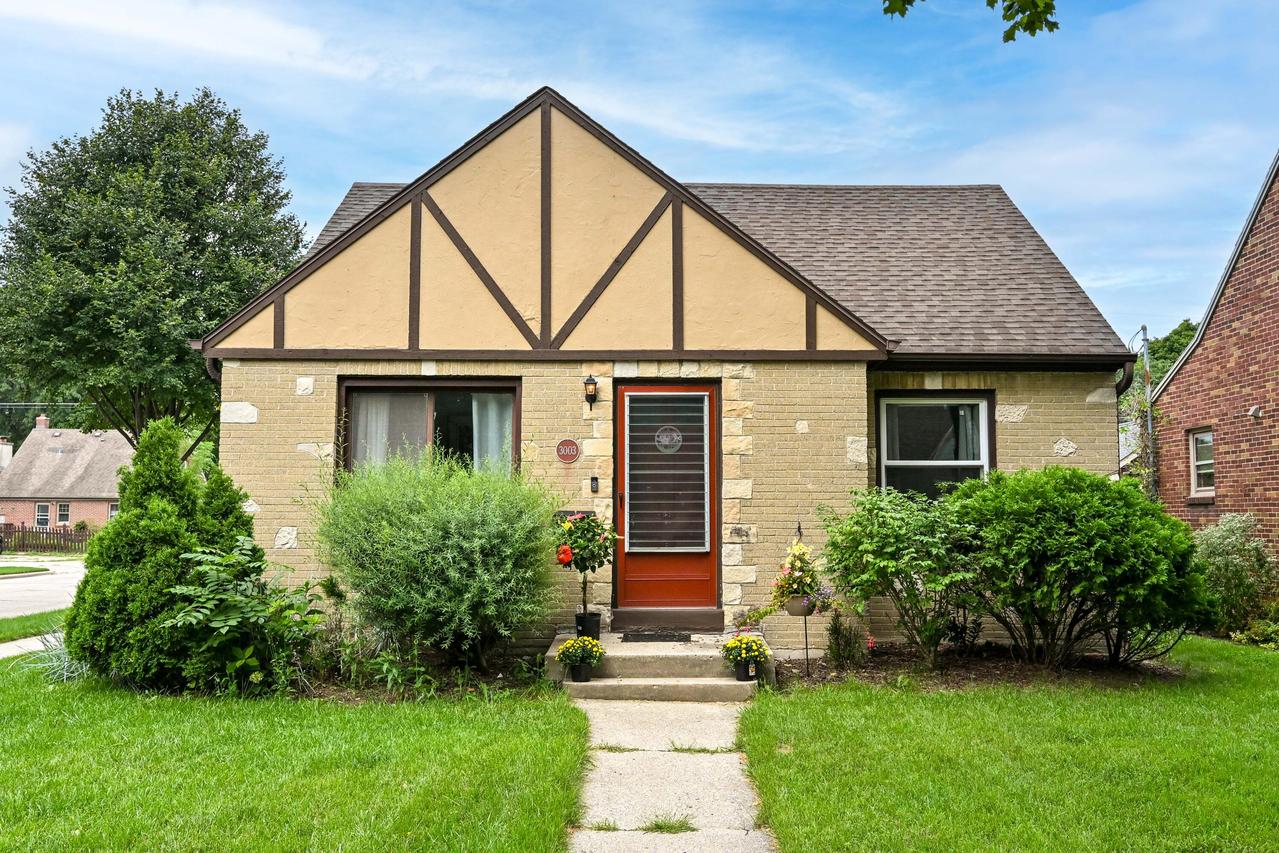 3003 N 78th St, Milwaukee, WI 53222