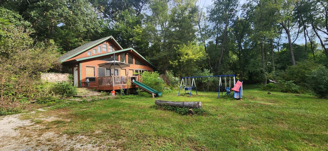 N6790 N Tippecanoe Trl, Sugar Creek, WI 53121