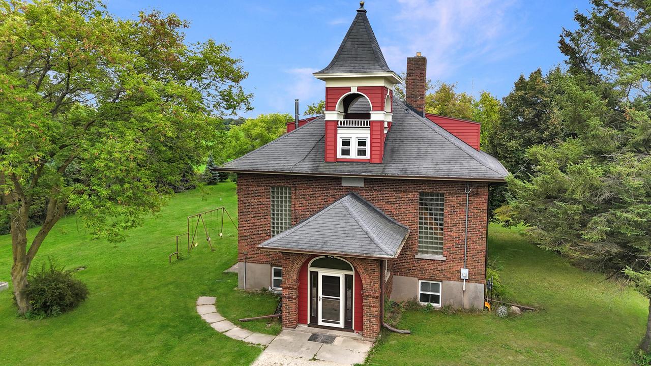 N6010 Kohler Rd, Fredonia, WI 53021