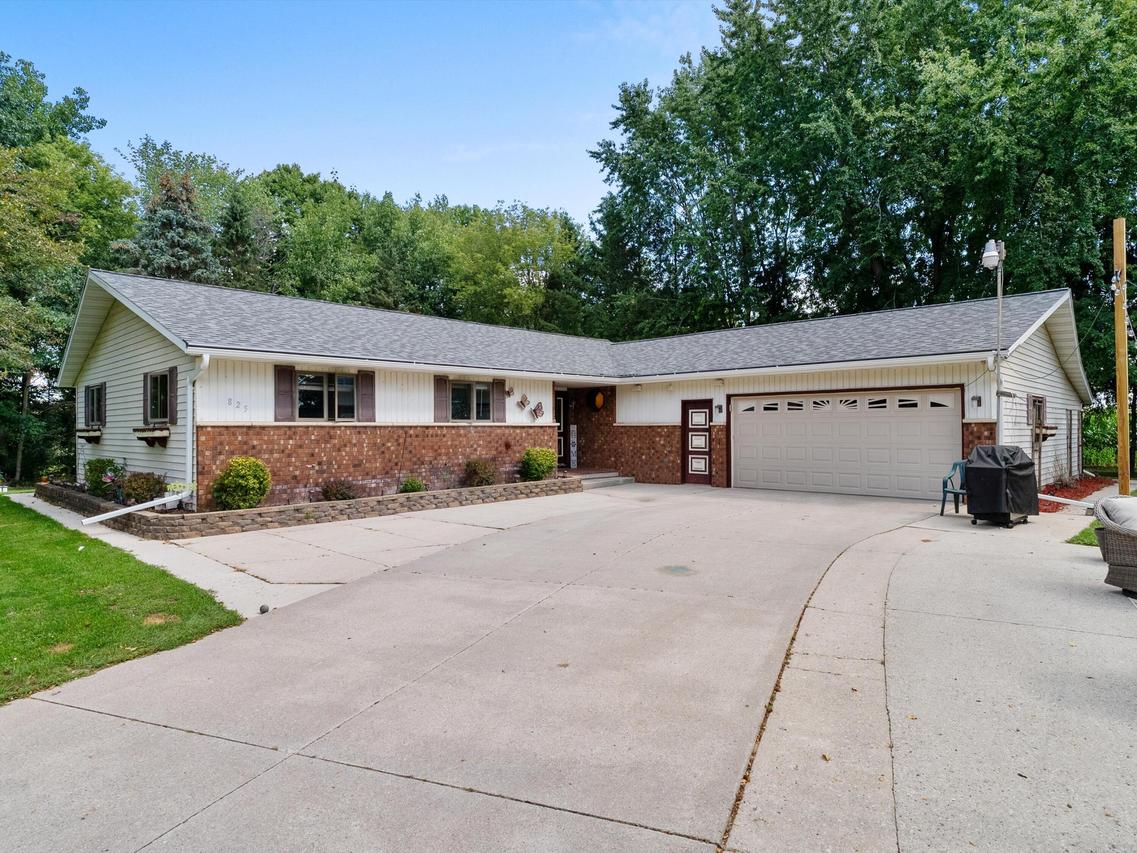 825 Itchy Acres Ln, Cato, WI 54230