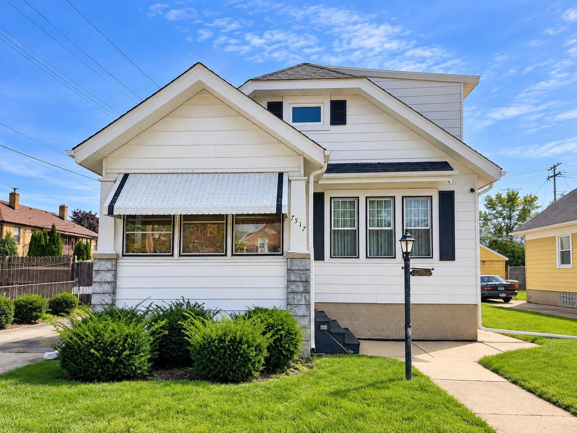 7517 27th Ave, Kenosha, WI 53143
