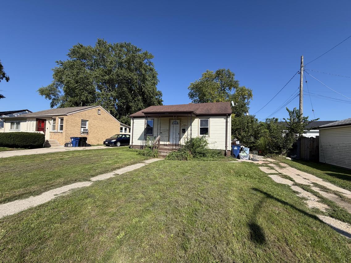1939 Cleveland Ave, Racine, WI 53405