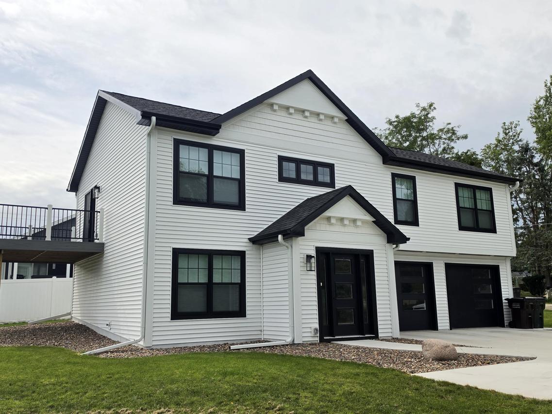 N3392 N Narcissus Rd, Geneva, WI 53147