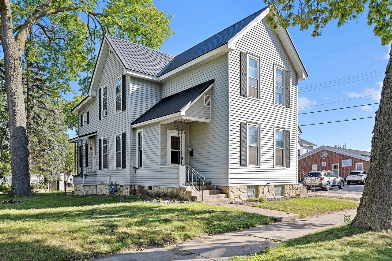 1009-1011 King St, La Crosse, WI 54601