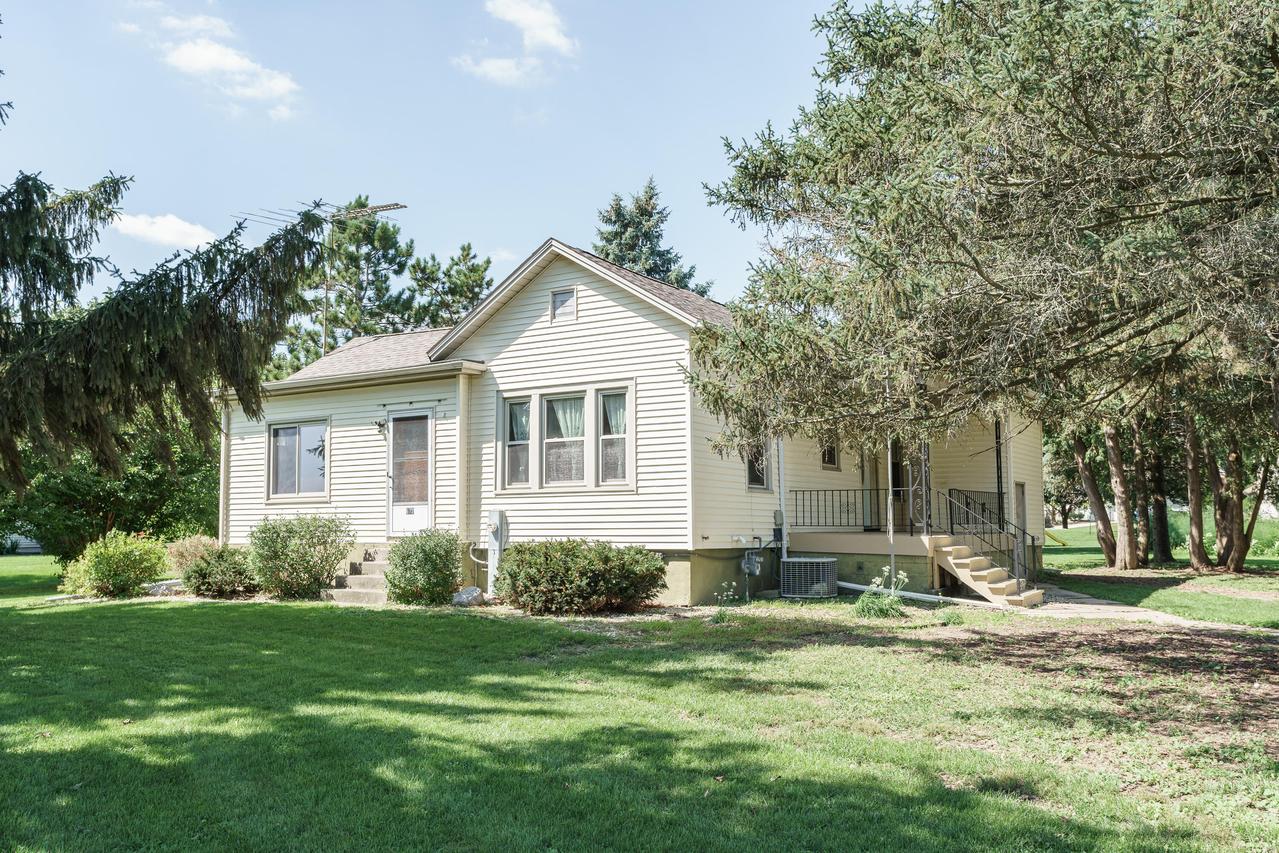 672 Milford St, Watertown, WI 53094