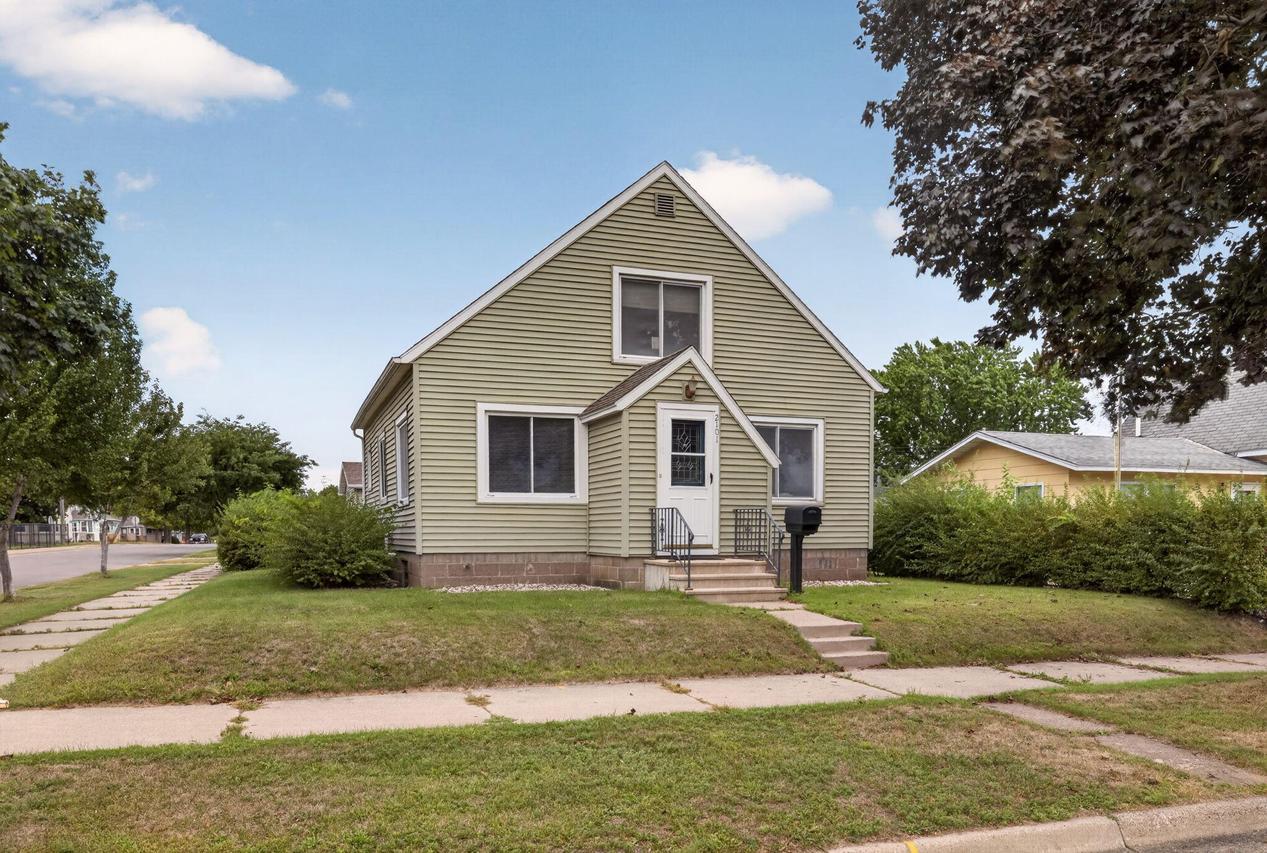 2101 Redfield St, La Crosse, WI 54601