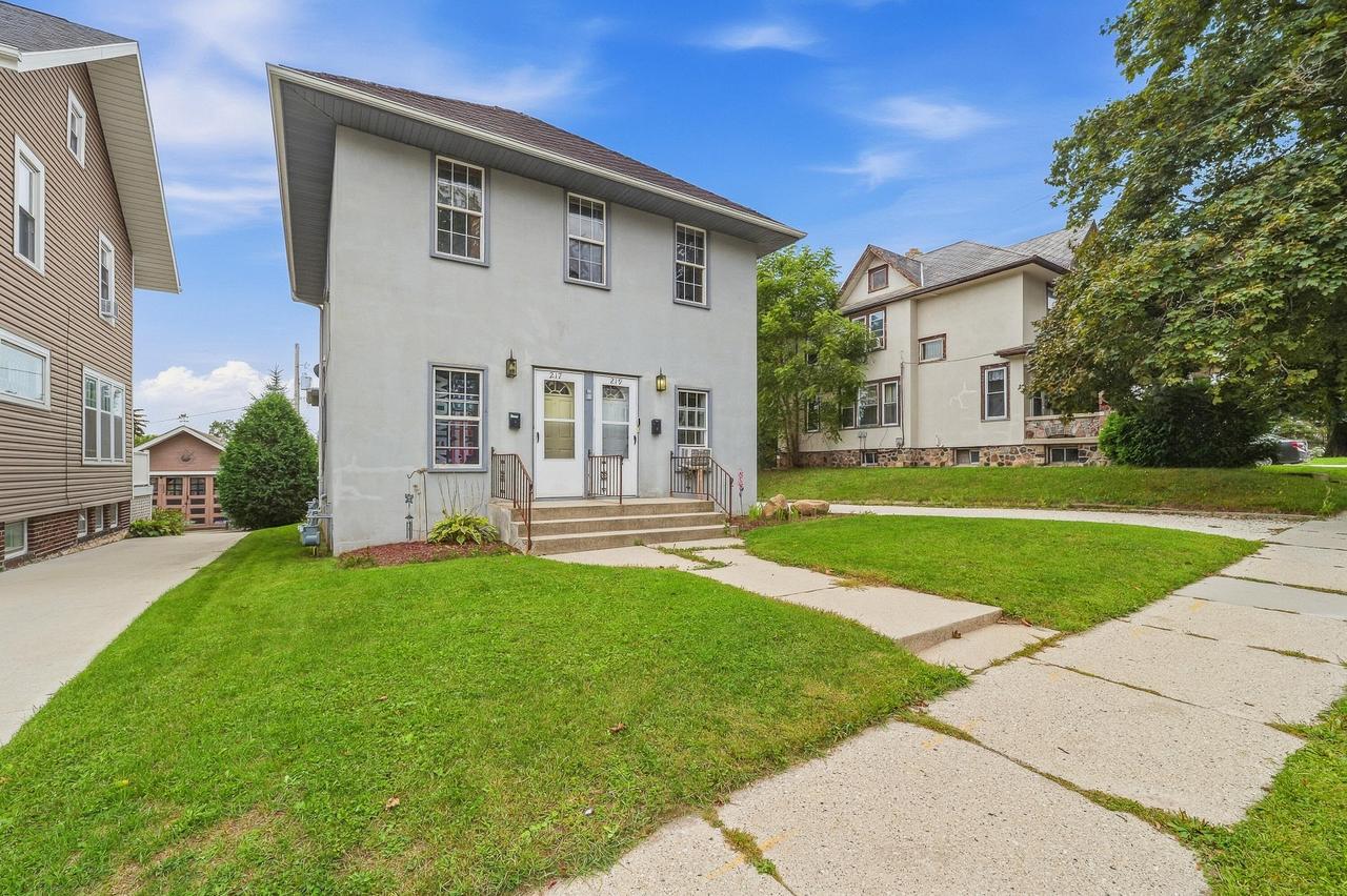 217 Leavens Ave #219, Sheboygan Falls, WI 53085