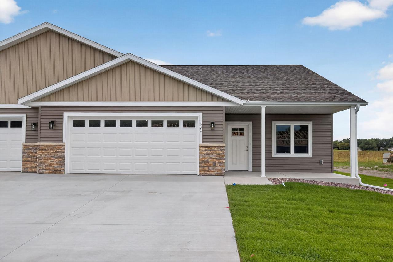 302 London Ln, Rockland, WI 54653