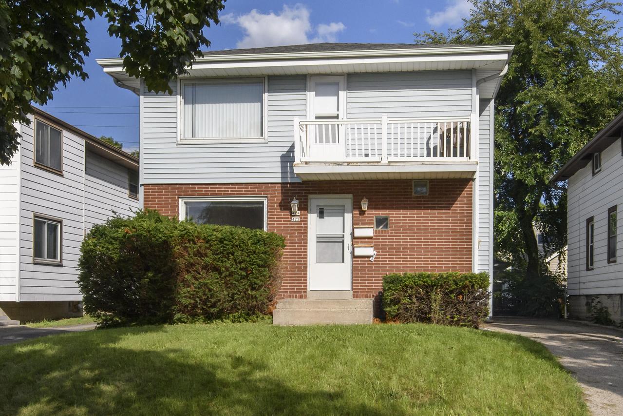 422 S 70th St #424, Milwaukee, WI 53214
