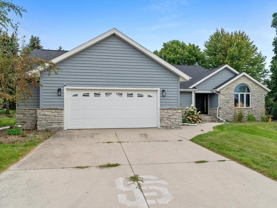 803 Woodview Ave, Sheboygan Falls, WI 53085