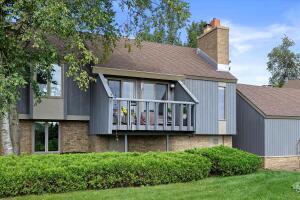 1 Deepwood Ct #C-1, Wind Point, WI 53402